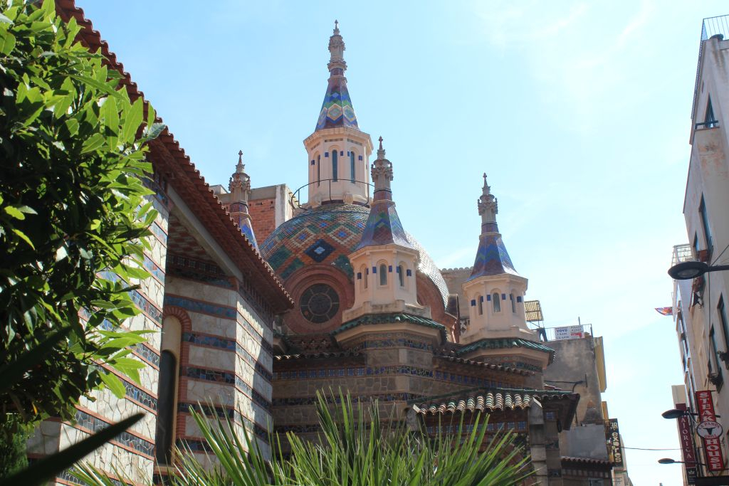 Tour from Barcelona to the Costa Brava with a Boat Ride