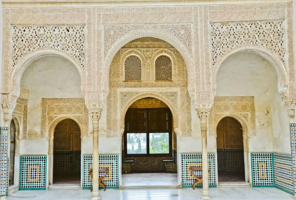Alhambra, Palacios Nasríes, Albaicín y Sacromonte: visita guiada en grupo reducido