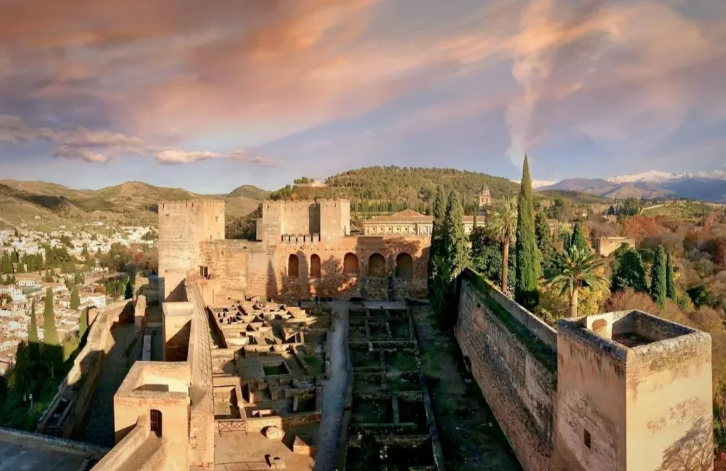 Alhambra, Palacios Nasríes, Albaicín y Sacromonte: visita guiada en grupo reducido