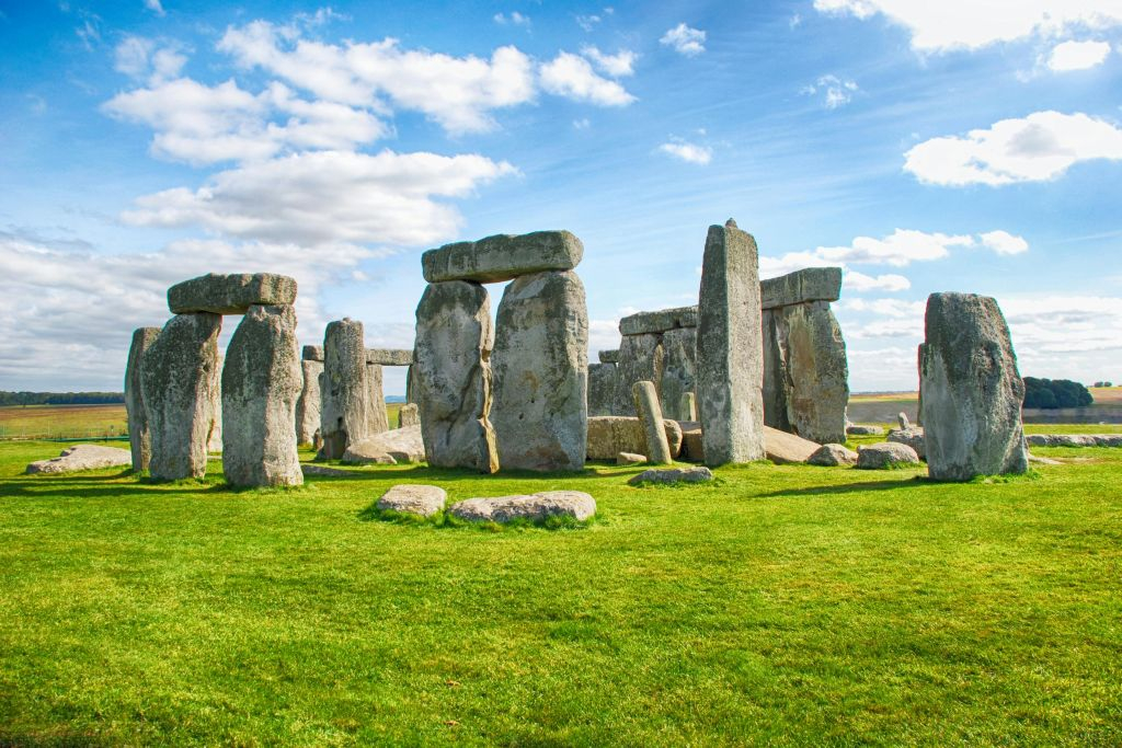 Stonehenge: Entry Ticket + Transport from London