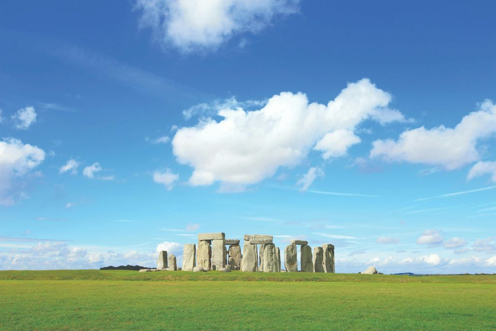 Stonehenge: Entry Ticket + Transport from London