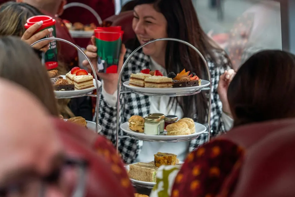 London: PG Tips Afternoon Tea Sightseeing Bus Tour (Upper Deck)