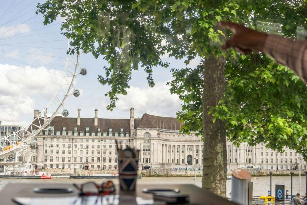 London: PG Tips Afternoon Tea Sightseeing Bus Tour (Upper Deck)