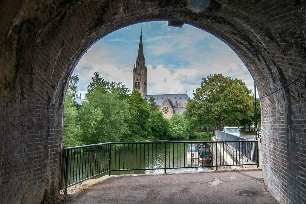 Stonehenge, Lacock & Bath: Guided Tour from London + Private Inner Circle Access