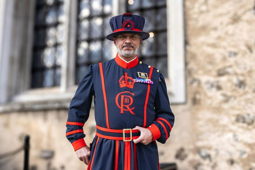 St Paul's Cathedral & Tower of London: Guided Tour + Thames River Cruise