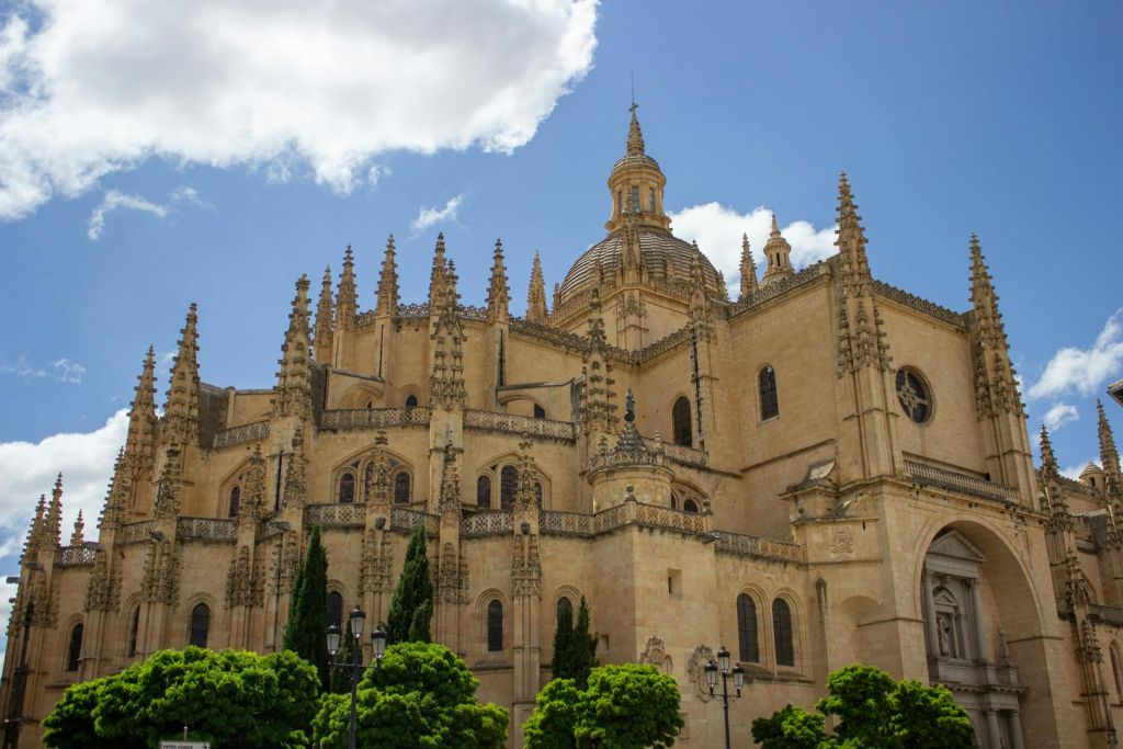 Toledo e Segóvia: Viagem de um dia saindo de Madri com entrada para o Alcázar de Segóvia