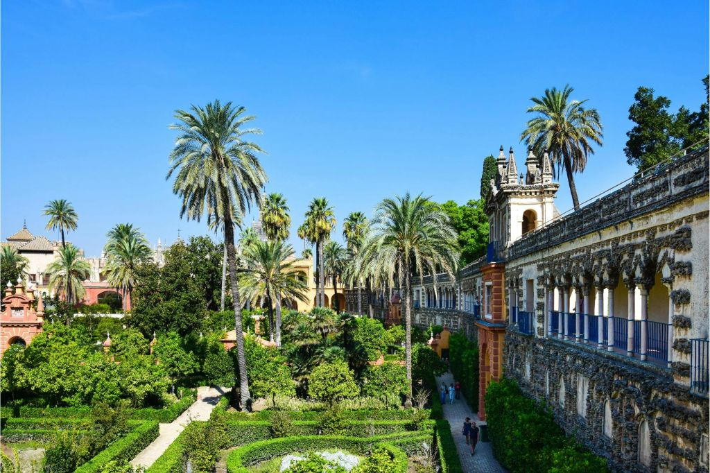 Alcázar Real de Sevilla, la Catedral y La Giralda: visita guiada en grupo reducido
