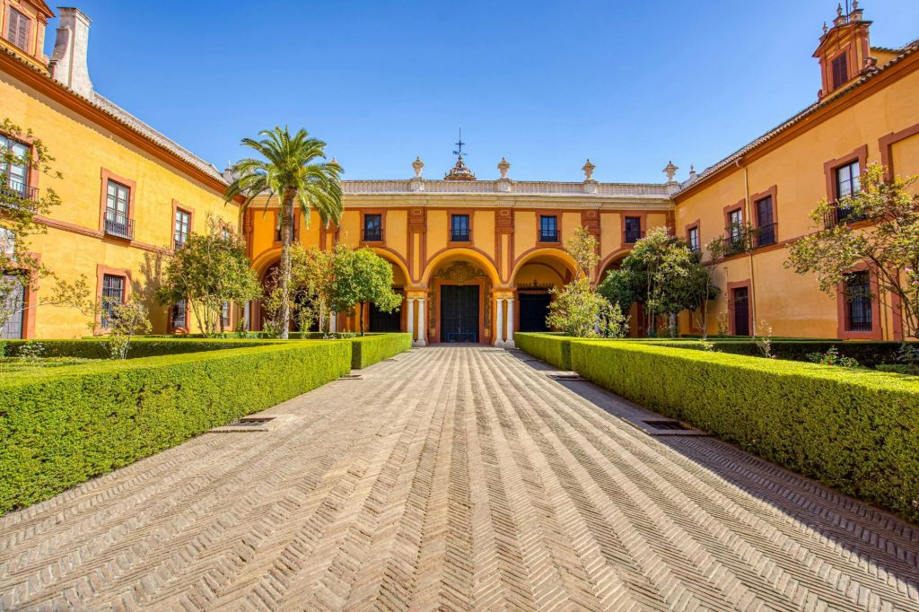 Alcázar Real de Sevilla, la Catedral y La Giralda: visita guiada en grupo reducido
