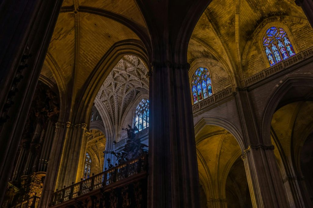 Alcázar Real de Sevilla, la Catedral y La Giralda: visita guiada en grupo reducido