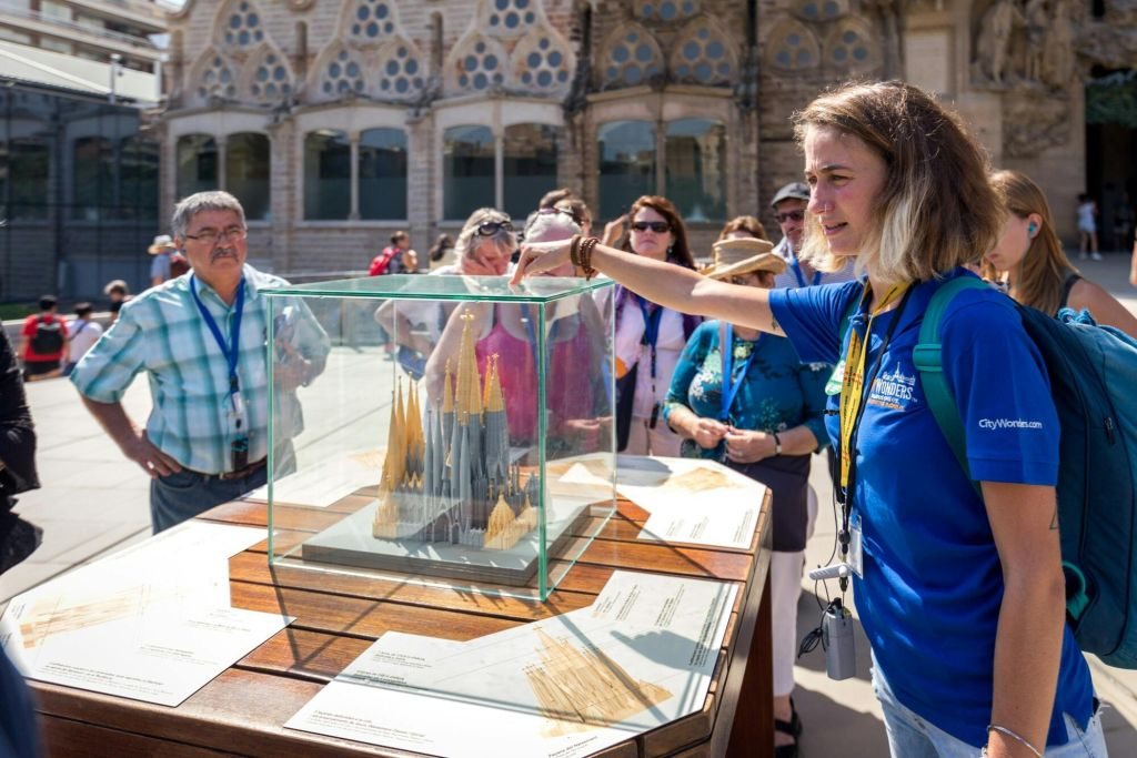 Sagrada Família y Parque Güell: Entrada reservada + visita guiada