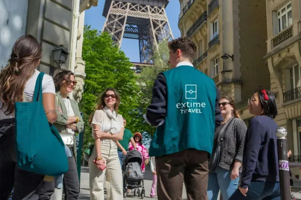 Tour Eiffel : accès réservé au sommet + croisière sur la Seine
