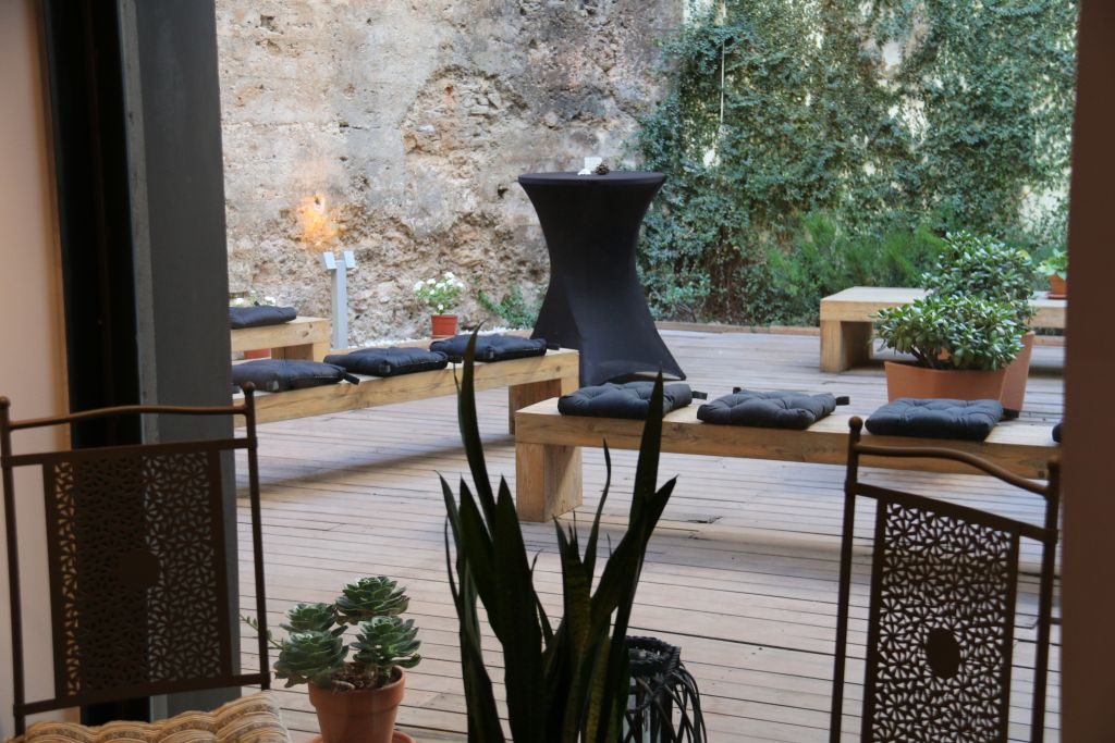 Valencia Old Town Tour with Wine & Tapas in an 11th-Century Historic Monument