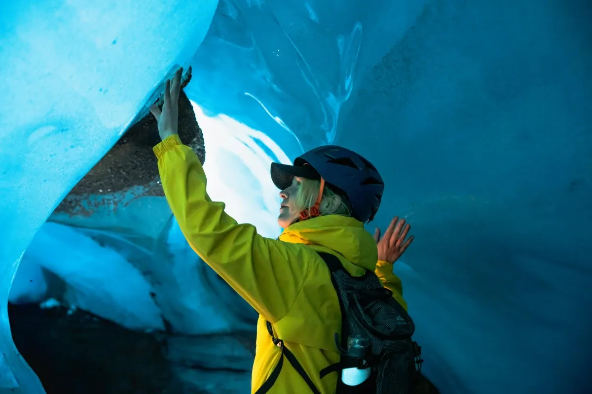 Katla Ice Cave: Small Group Guided Super Jeep Tour from Vík