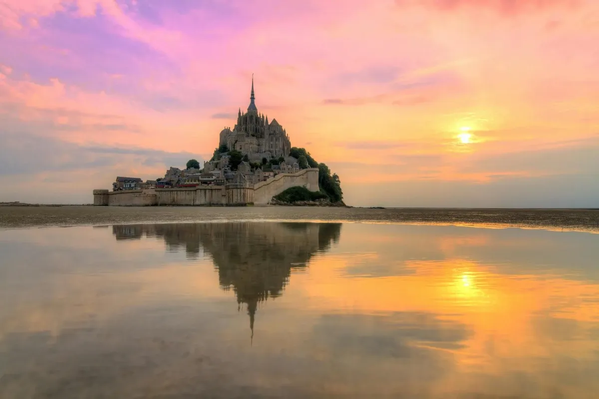 Le Mont-Saint-Michel et Omaha Beach : excursion d'une journée au départ de Paris