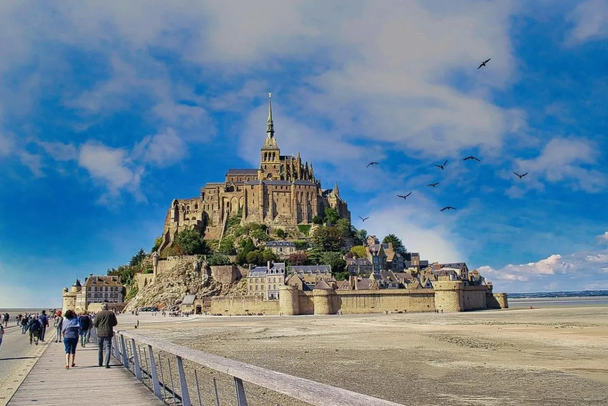 Le Mont-Saint-Michel et Omaha Beach : excursion d'une journée au départ de Paris