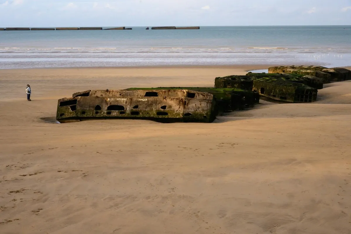 Le Mont-Saint-Michel et Omaha Beach : excursion d'une journée au départ de Paris