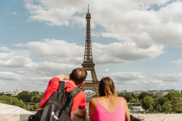 Paris: Guided Walking Tour + Louvre Museum Entry + River Cruise