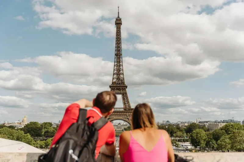 Paris: Guided Walking Tour + Louvre Museum Entry + River Cruise