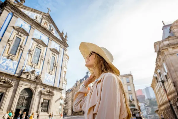 Porto, Nazaré e Óbidos: Visita guiada a partir de Lisboa + Almoço opcional