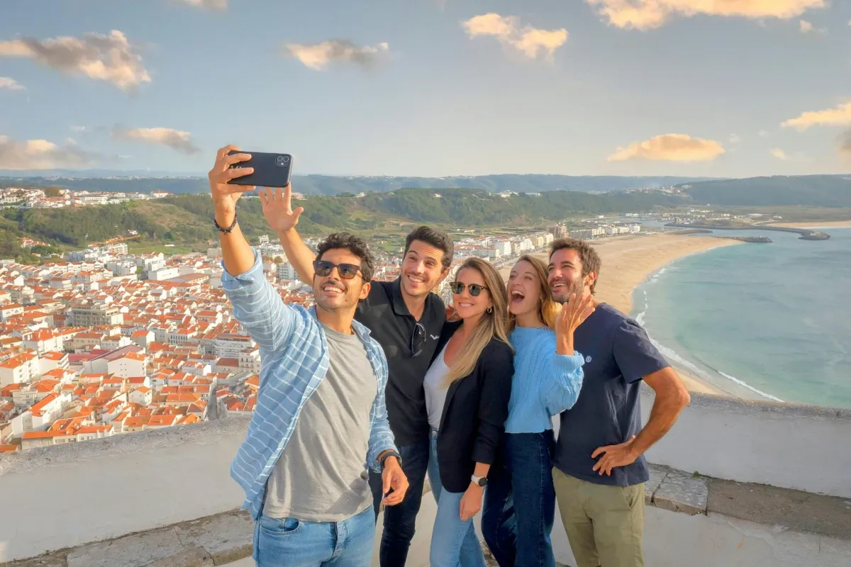 Porto, Nazaré e Óbidos: Visita guiada a partir de Lisboa + Almoço opcional