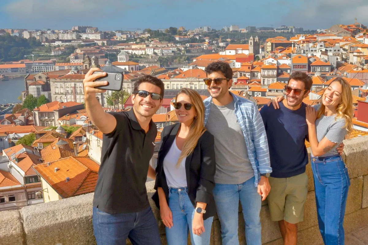 Porto, Nazaré e Óbidos: Visita guiada a partir de Lisboa + Almoço opcional