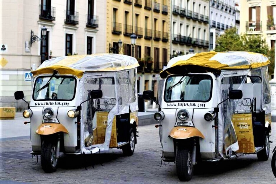 Madrid: tour guidato di un'ora in tuk tuk