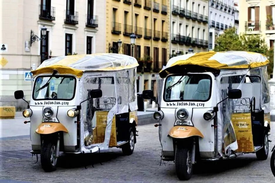 Madrid: 1-Hour Guided Tuk Tuk Tour