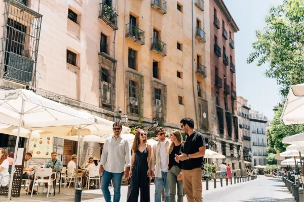 Madrid: Tour guidato per gruppi ristretti di tapas + bevande