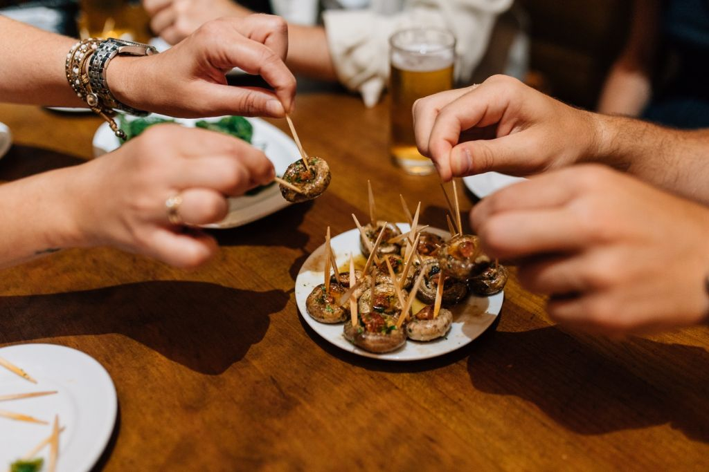 Madrid Gastronomic Tour: Tapas, Wine & Rooftops