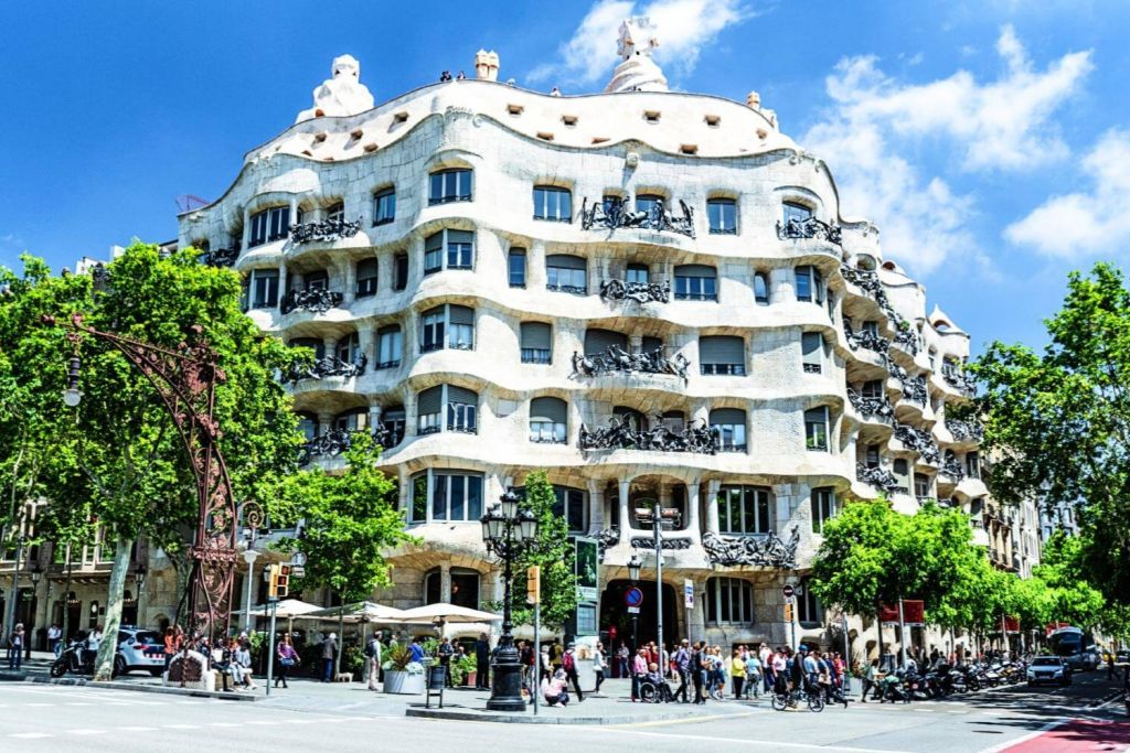 Barcelone et Gaudí : Excursion d'une journée depuis Lloret avec Artwork Bus Tour