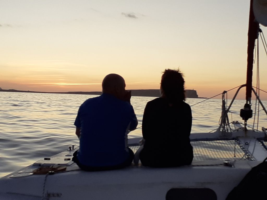 Baie de Fornells : excursion en catamaran au coucher du soleil