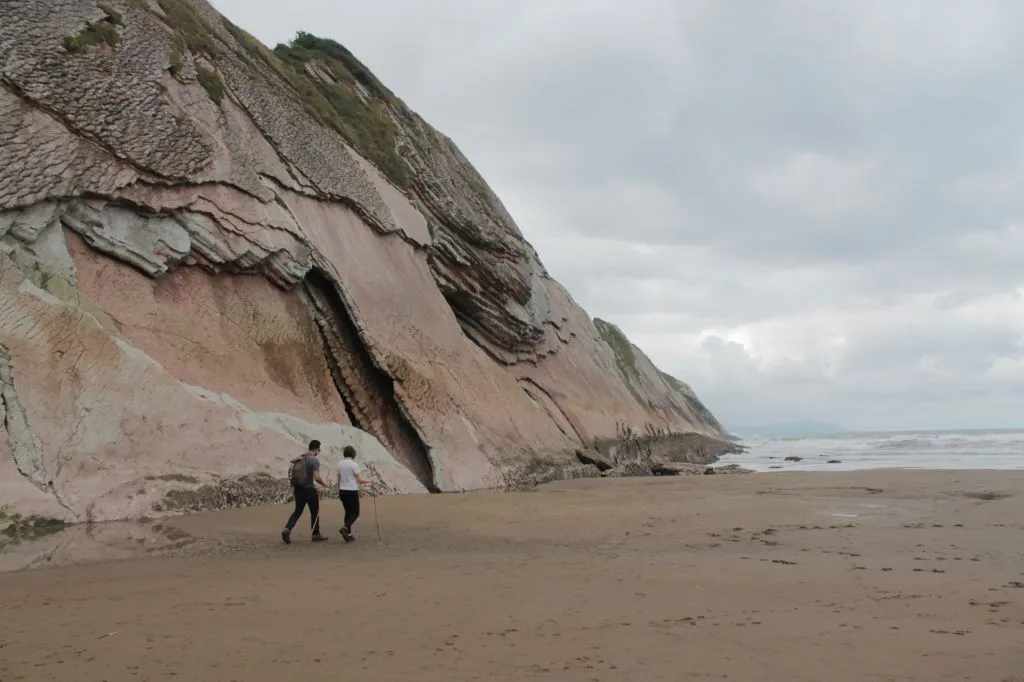 Caminata por el geoparque de la Costa Vasca en Zumaia + Tren desde San Sebastián