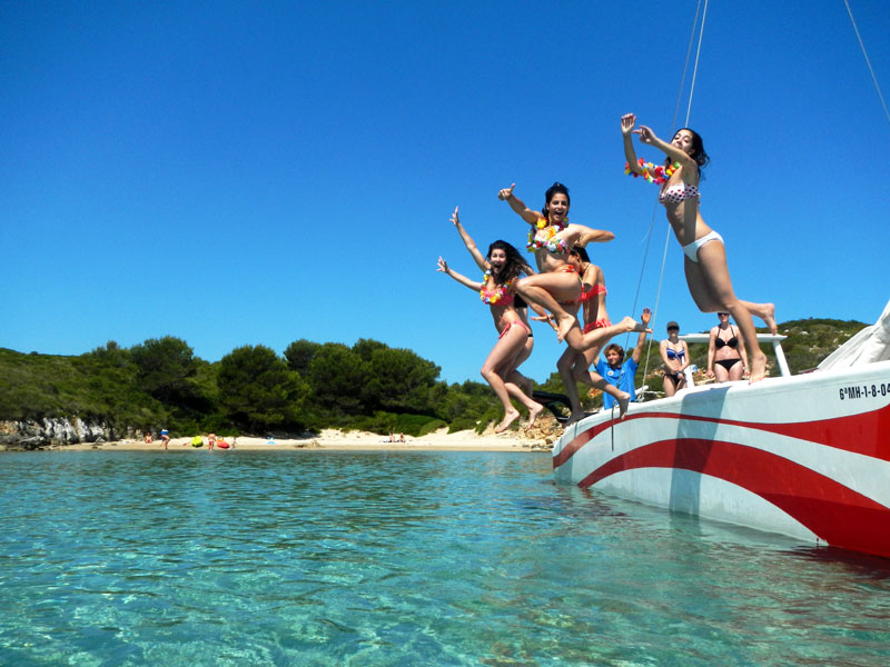 Baie de Fornells : excursion en catamaran d'une demi-journée