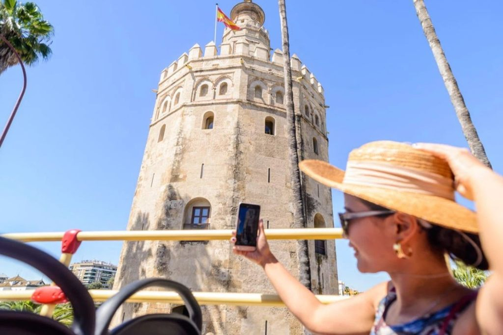 CitySightseeingSevilha: Passeio de ônibus + Museu do Flamenco + Aluguel de bicicletas