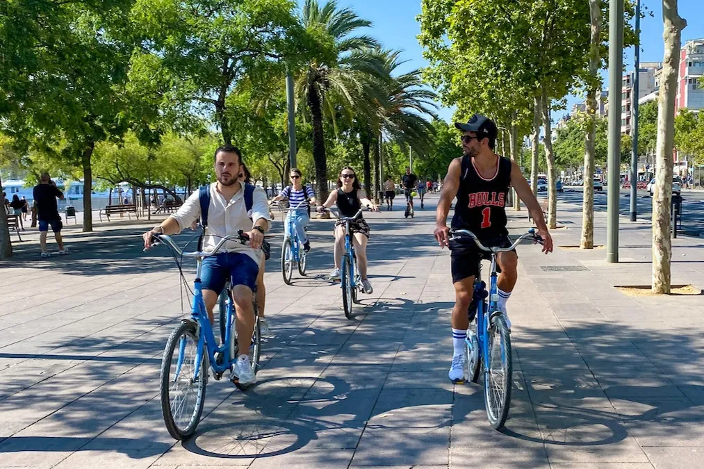 Bike Tour from Gaudí Houses to Barceloneta