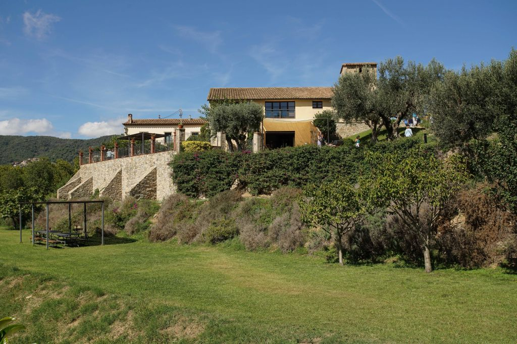 E-Bike, Vineyard Tour, Wine Tasting & Sailing Experience from Barcelona