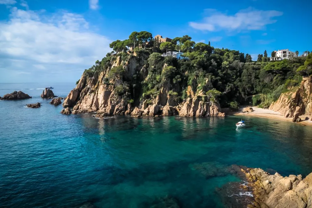 Costa Brava Small Group Tour with Lunch from Barcelona