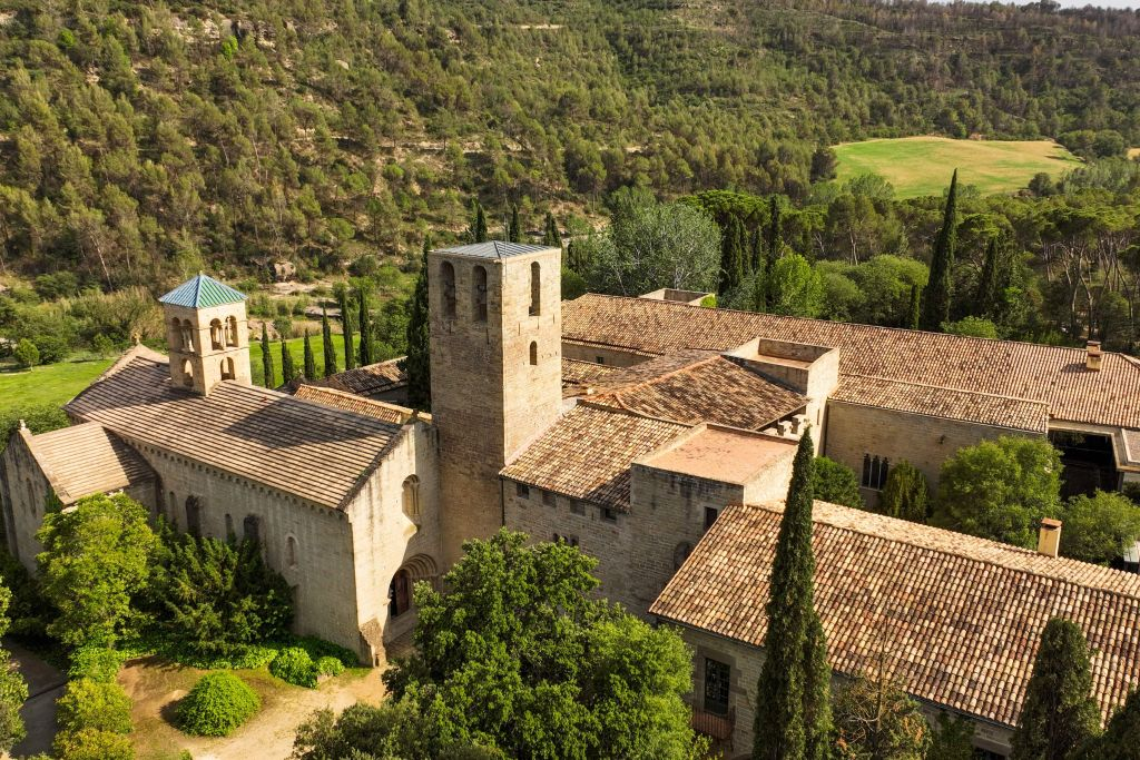 Món Sant Benet: Modernist Experience