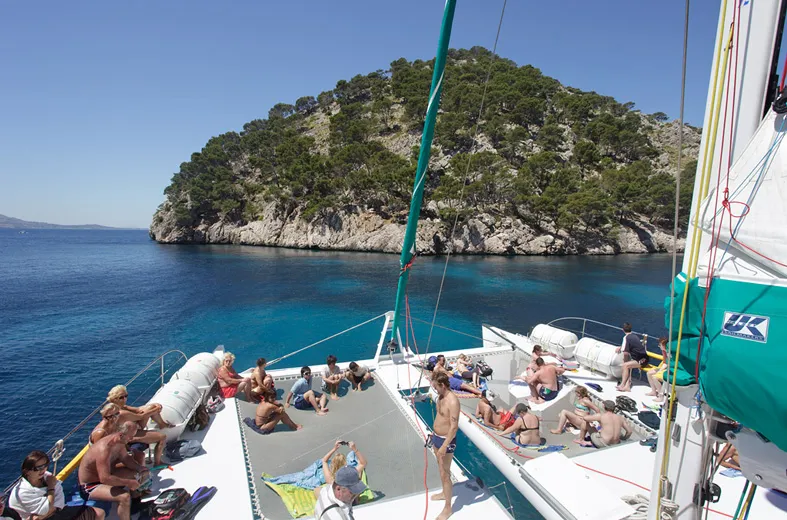 Crucero en catamarán por Mallorca con comida y esnórquel