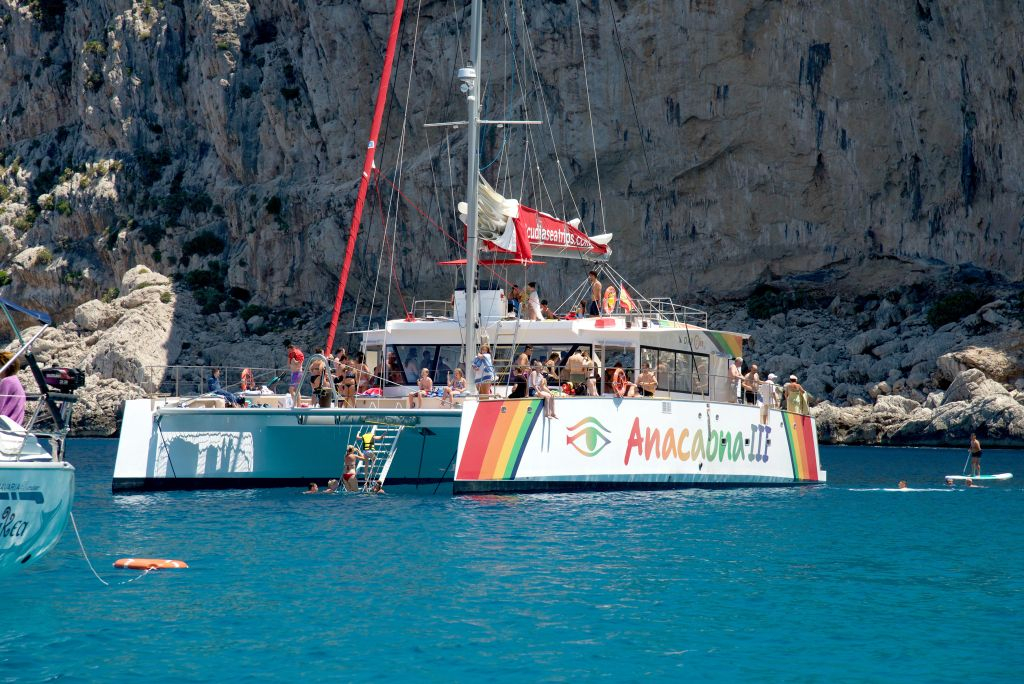 Crucero en catamarán por Mallorca con comida y esnórquel