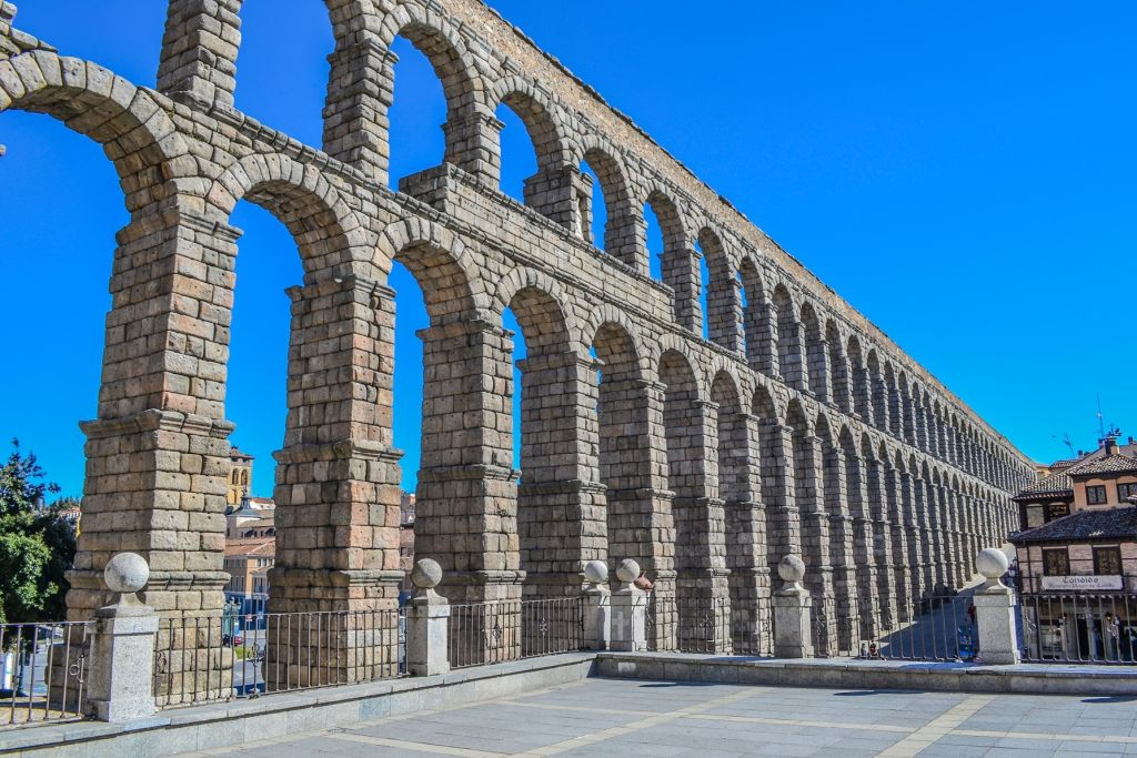 Avila and Segovia: Day Trip from Madrid