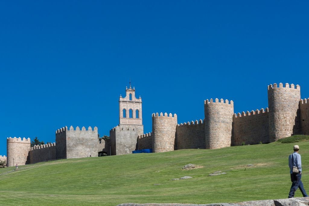 Avila and Segovia: Day Trip from Madrid