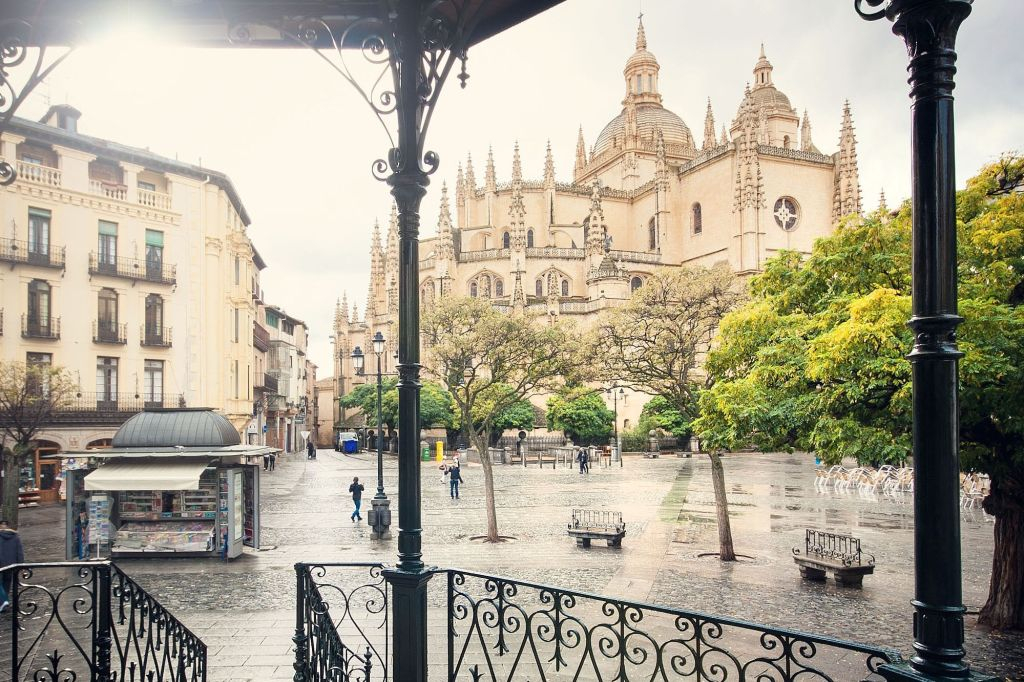 Avila and Segovia: Day Trip from Madrid