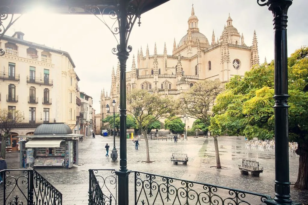 Avila and Segovia: Day Trip from Madrid