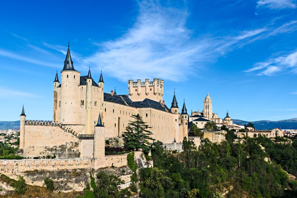 Avila and Segovia: Day Trip from Madrid