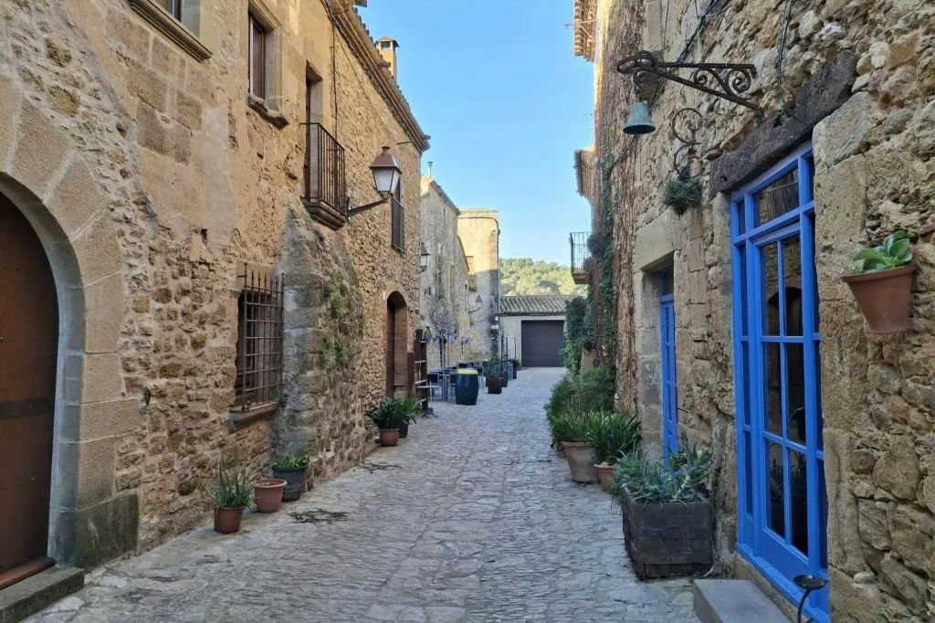 Barcelona to the Costa Brava: Full-Day Tour