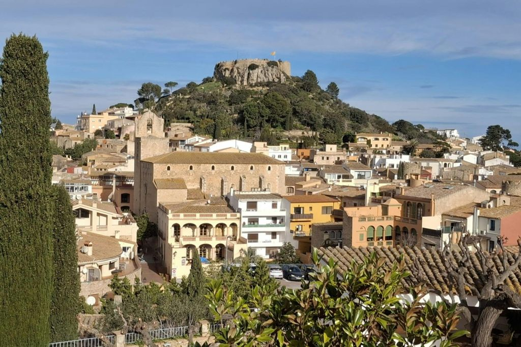 Barcelona to the Costa Brava: Full-Day Tour