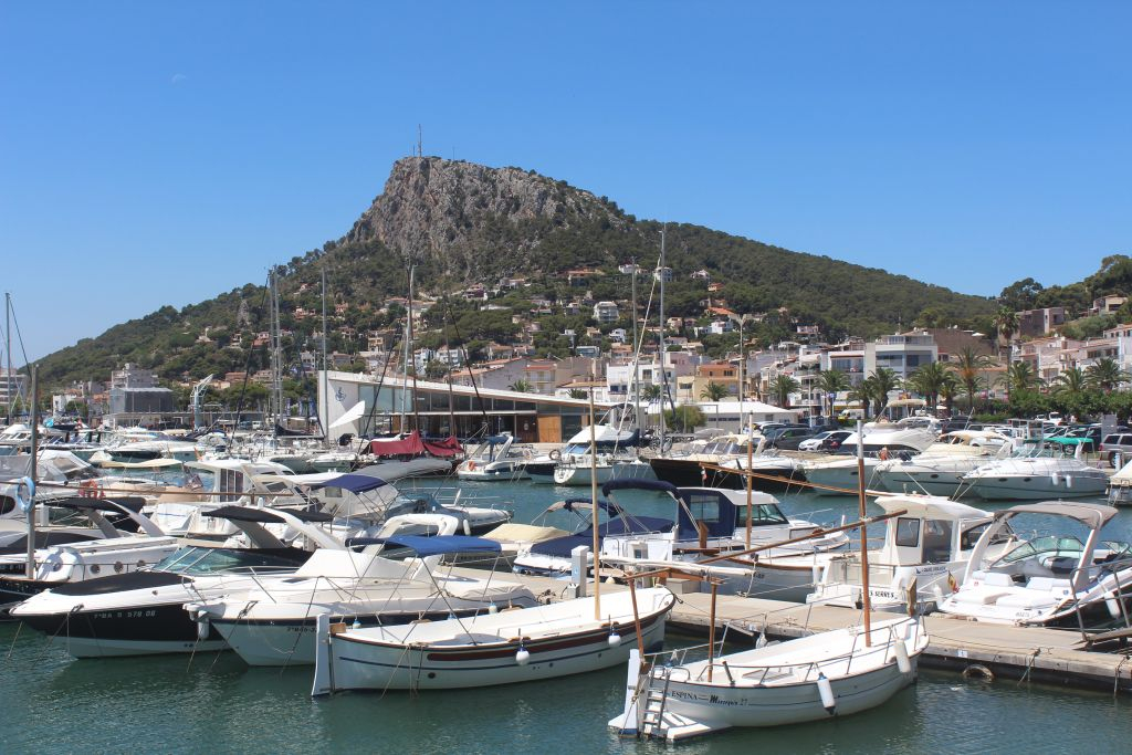 Barcelona to the Costa Brava: Full-Day Tour
