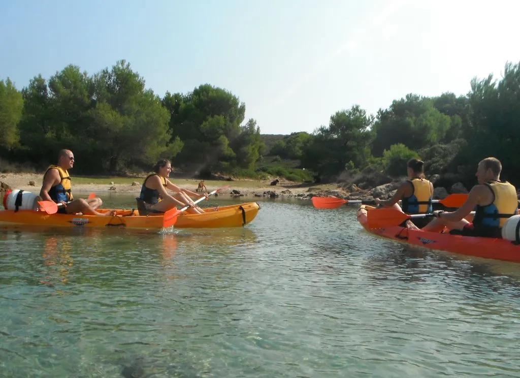Excursión en kayak por la bahía de Fornells