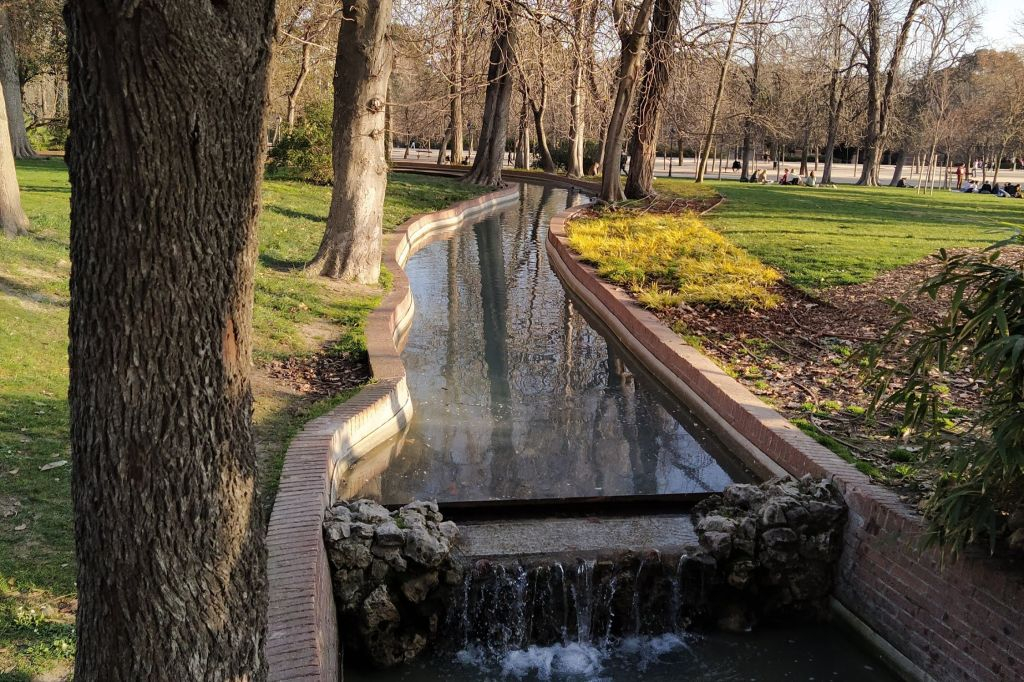 Cibeles and Retiro Park Guided Tour